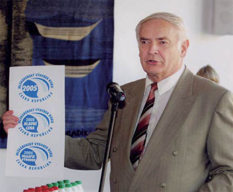 Ladislav Likler vyhlašuje akci Mlékárenský výrobek roku.