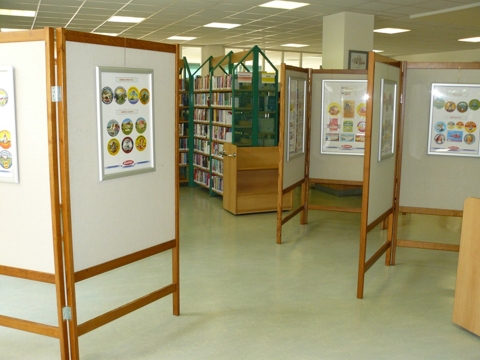 Výstava sýrových etiket ze sbírky Laktos collection Kroměříž